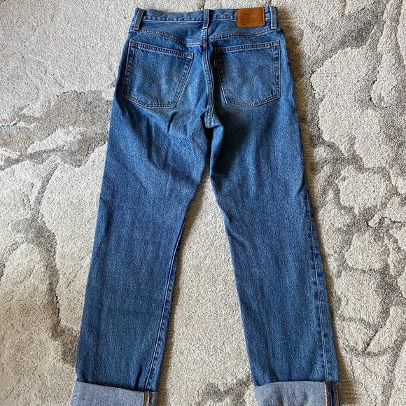 Levi's // Slightly Distressed 501 Jeans // Size 25 - Picture 10 of 12